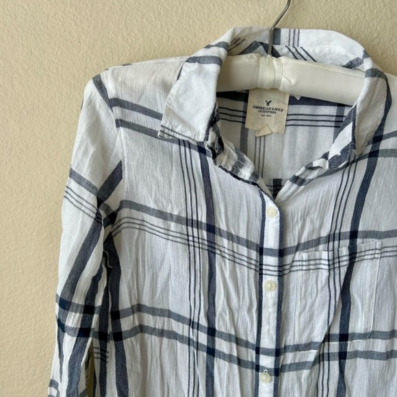 Button-up Shirt Long Sleeve White Dark Gray Plaid by American Eagle Size XS - Picture 2 of 12